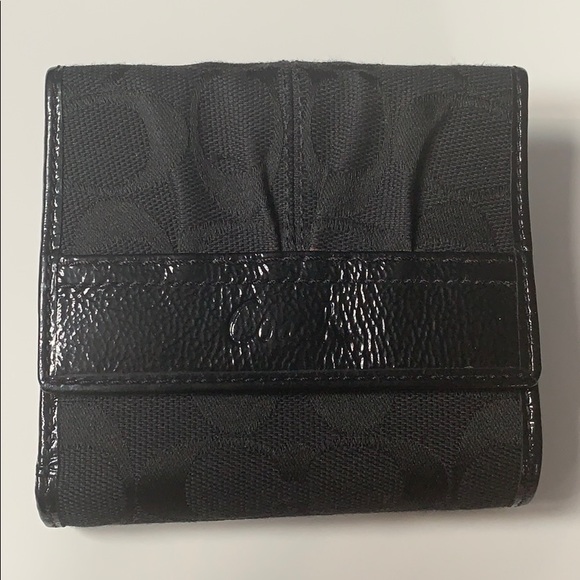 Coach Handbags - Coach wristlet
